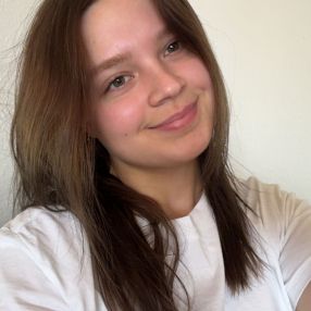 Julie, Babysitter i Nykøbing Falster