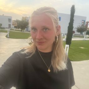 Lea, Babysitter i Holbæk