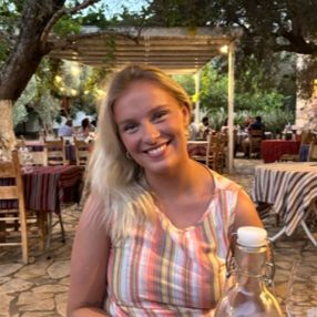 Laura, Babysitter i Kongens Lyngby