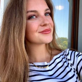 Anne, Babysitter i Brande