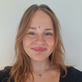 Amálie, Babysitter i Struer