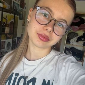 Cecilie Mai, Babysitter i Vallensbæk Landsby