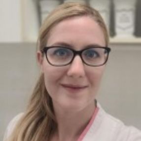 Eszter, Babysitter i Ballerup