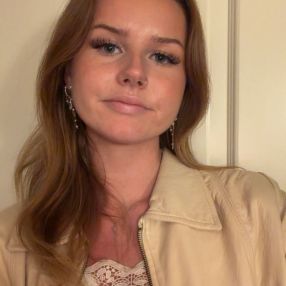 Laura, Babysitter i Holbæk