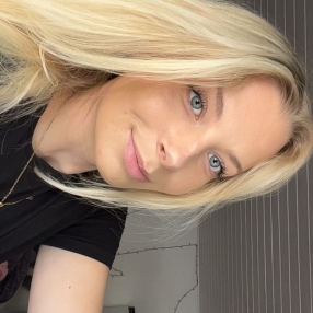 Louise, Babysitter i Skælskør