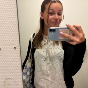Amalie, Babysitter i Sakskøbing