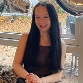Michela, Babysitter i Ikast