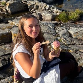 Frida, Babysitter i København