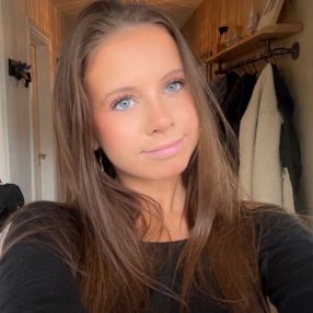 Olivia, Babysitter i Avedøre