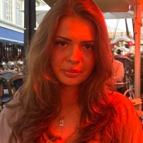 Yosaija, Babysitter i Fredericia
