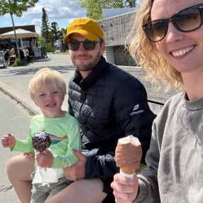 Mia, Familie i Bagsværd