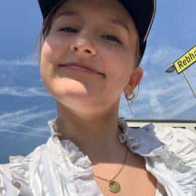 Clara, Babysitter i Grenå