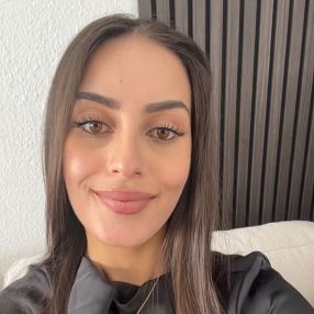 Ayaat, Babysitter i Odense