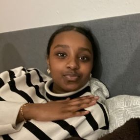 Ruwayda, Babysitter i Viby J