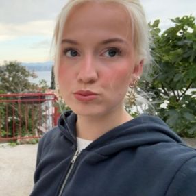 Karoline, Babysitter i Frederikshavn