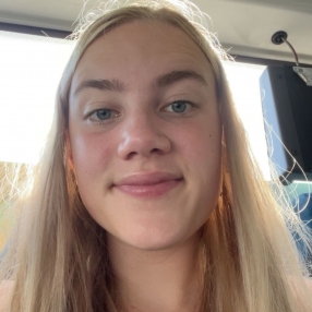 Emilie, Babysitter i Rønne