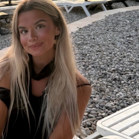 Hana, Babysitter i Herning