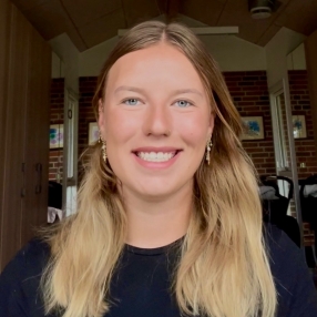 Cornelie, Babysitter i Brobyværk