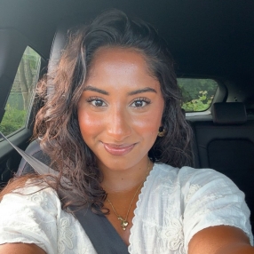 Nethuli Methaya, Babysitter i Greve