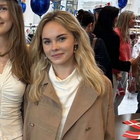 Julia, Babysitter i Boeslunde