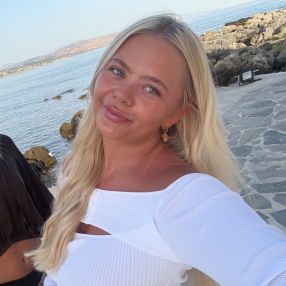 Lykke, Babysitter i Brøndby
