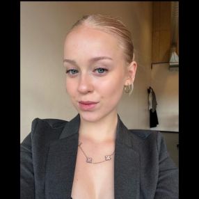Emmely, Babysitter i Frederiksberg