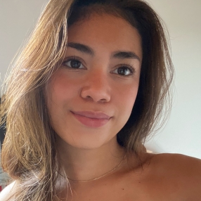 Juliana, Babysitter in Højby