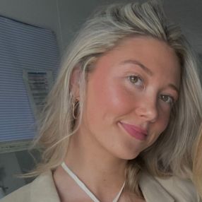 Daisy, Babysitter in Nyborg
