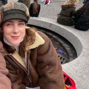 Yelina, Babysitter in Brøndbyøster