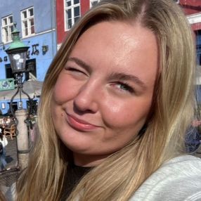 Dicte, Babysitter i Skanderborg