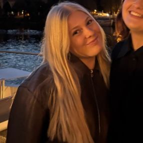 Mathilde, Babysitter i Tarm
