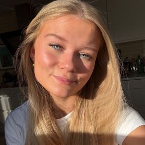 Rebekka, Babysitter i Helsinge