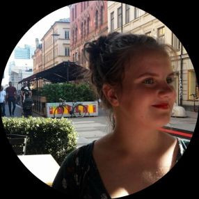 Liva Rosen, Babysitter i Risskov