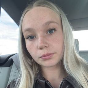 Nicole, Babysitter i Haslev