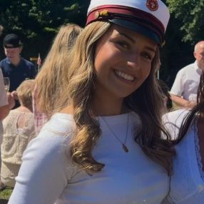 Emma, Babysitter i Frederikssund