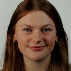 Maja, Babysitter in Hadsund