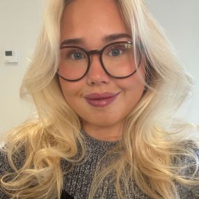 Alma, Babysitter in Frederiksberg