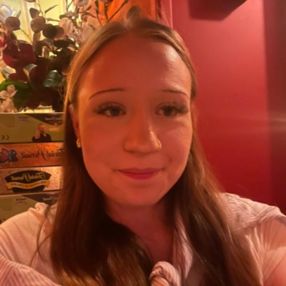 Kornelia, Babysitter i København