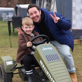 Casper, Familie i Ballerup