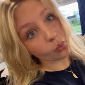 Agnes, Babysitter i Solrød Strand