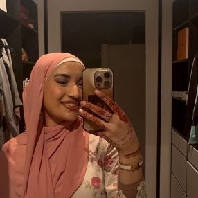 Aribah, Babysitter in Rødovre