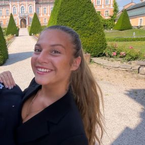 Sára, Babysitter i København
