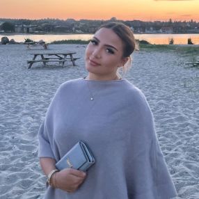Amira, Babysitter i Sønderborg