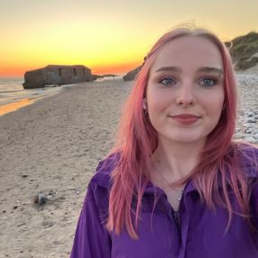 Karoline, Babysitter i Varde