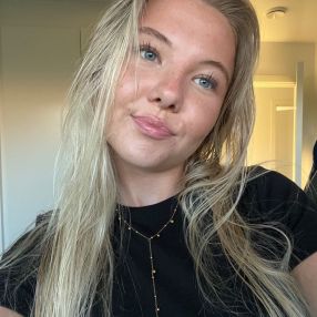 Julie, Babysitter i Hedensted