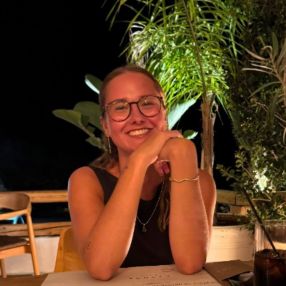 Maya, Babysitter i Odense
