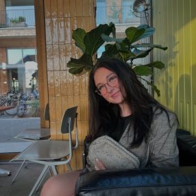 Caroline, Babysitter i Randers