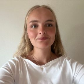 Alma Gellert, Babysitter i Næstved