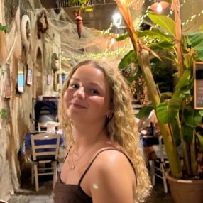 Klara, Babysitter i Sorø