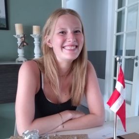 Nea, Babysitter in Grenå